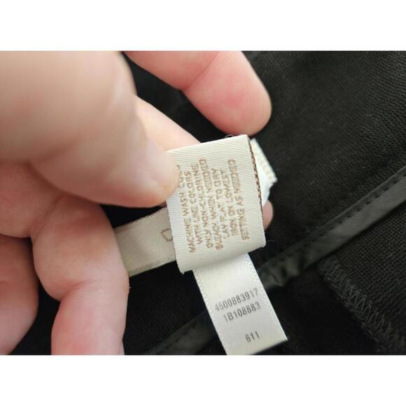 Chicos size 0.5 (6) short black stretchy cropped dress pants - Picture 4 of 4